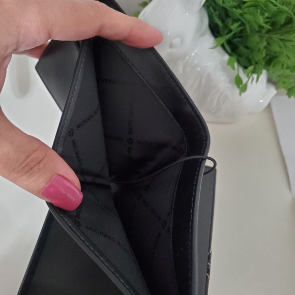 MICHAEL KORS JET SET MEN WALLET - Picture 4 of 5